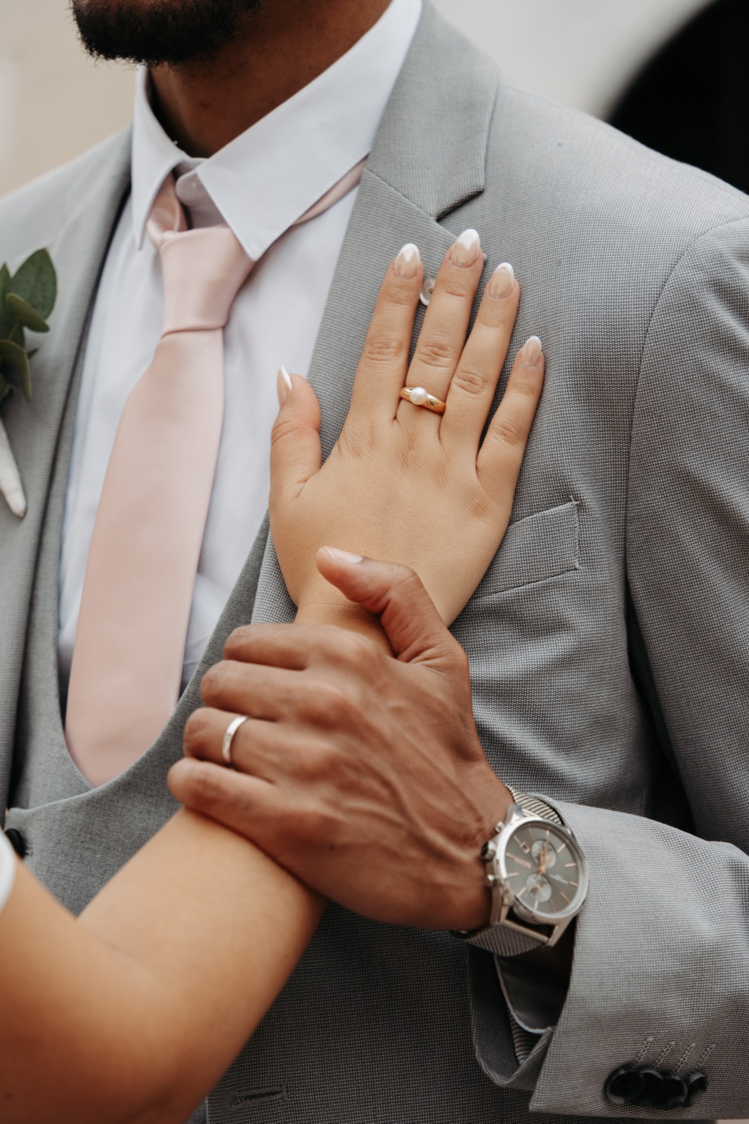 Lilia & Jérélie — Mains des mariés