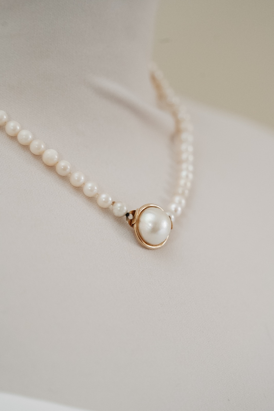 Lilia & Jérélie — Collier de perles